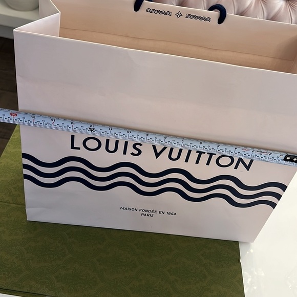 LOUIS VUITTON PAPER BAG FROM CAPRI ITALLY LV STORE - Picture 14 of 17